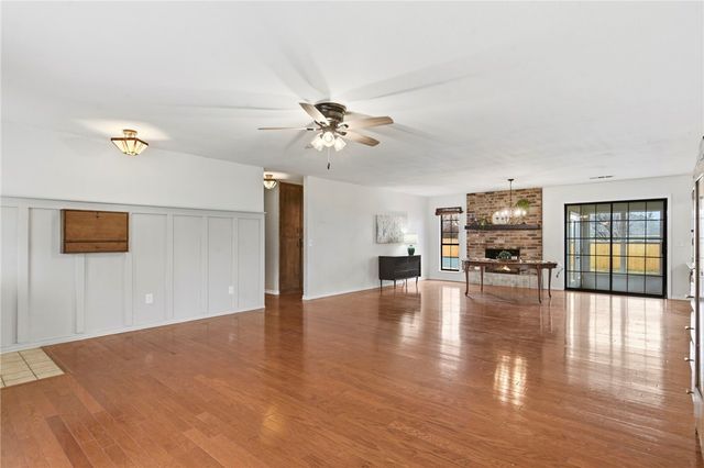 702 Forest View Drive, Prairie Grove, AR 72753