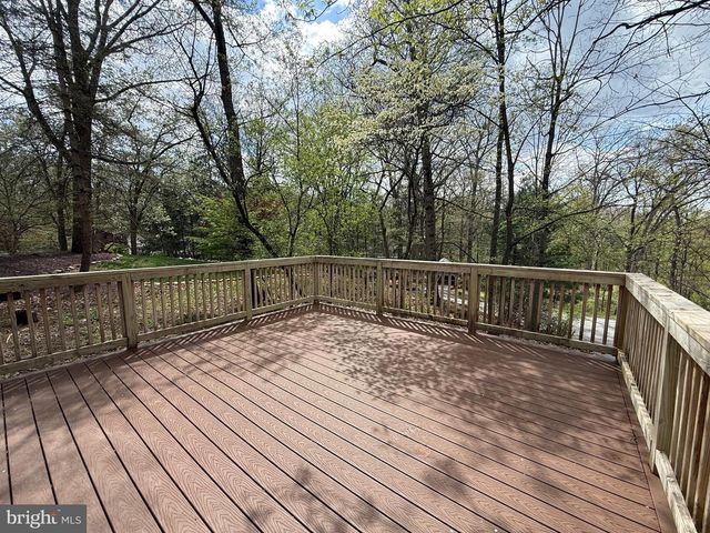 11 PINE TREE DR, New Cumberland, PA 17070