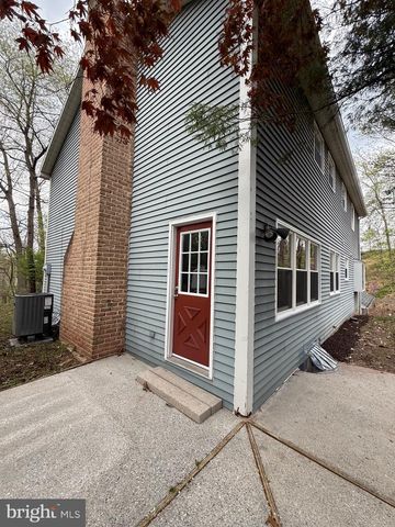 11 PINE TREE DR, New Cumberland, PA 17070