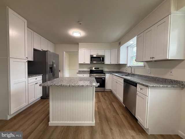 11 PINE TREE DR, New Cumberland, PA 17070