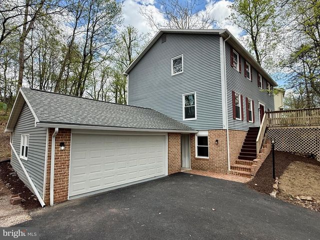 11 PINE TREE DR, New Cumberland, PA 17070