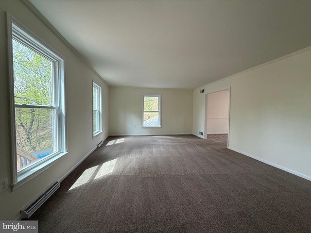 11 PINE TREE DR, New Cumberland, PA 17070