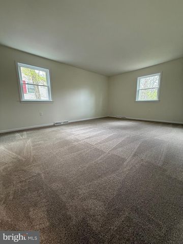 11 PINE TREE DR, New Cumberland, PA 17070