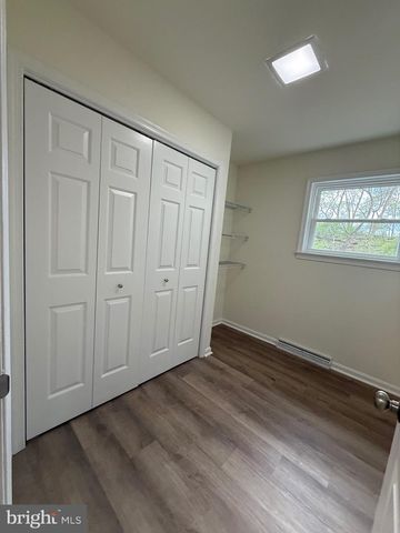 11 PINE TREE DR, New Cumberland, PA 17070
