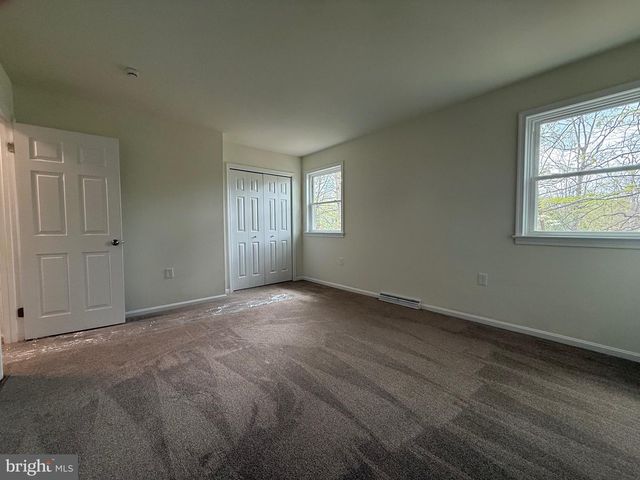 11 PINE TREE DR, New Cumberland, PA 17070