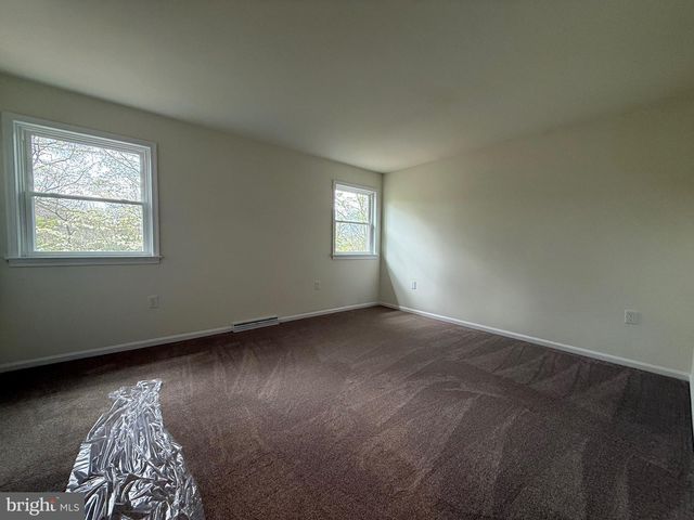 11 PINE TREE DR, New Cumberland, PA 17070