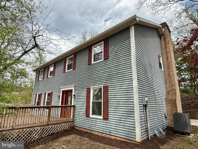 11 PINE TREE DR, New Cumberland, PA 17070