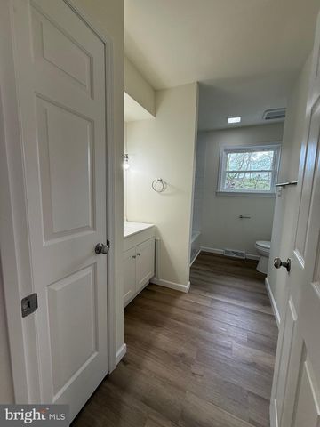 11 PINE TREE DR, New Cumberland, PA 17070