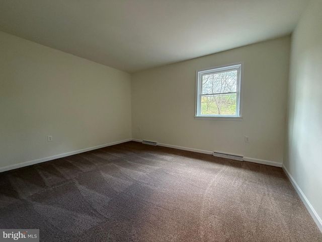 11 PINE TREE DR, New Cumberland, PA 17070