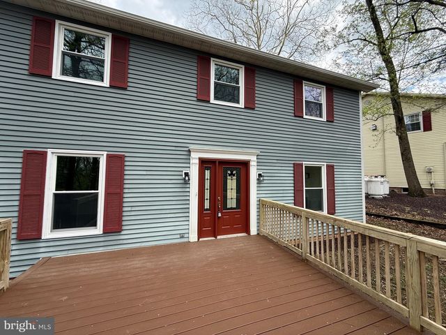 11 PINE TREE DR, New Cumberland, PA 17070