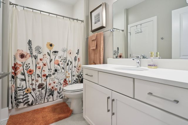 1422 Clifton Ln, Nashville, TN 37215