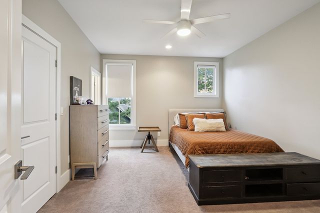 1422 Clifton Ln, Nashville, TN 37215