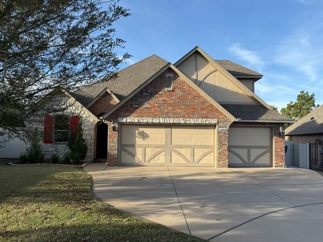 17701 Griffin Gate Drive, Edmond, OK 73012