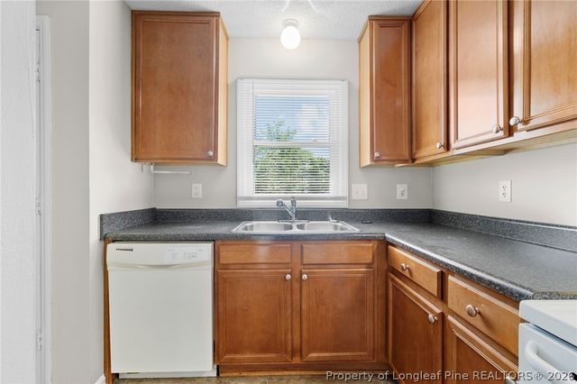 422 Kirkcaldy Court, Fayetteville, NC 28314