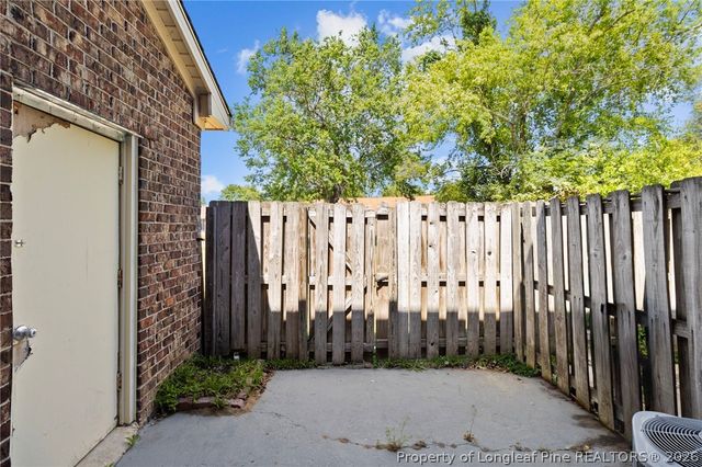 422 Kirkcaldy Court, Fayetteville, NC 28314