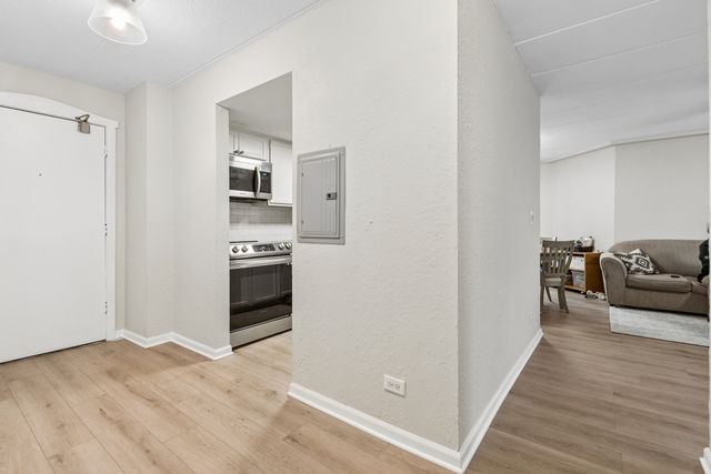 1 Renaissance Place 717, Palatine, IL 60067