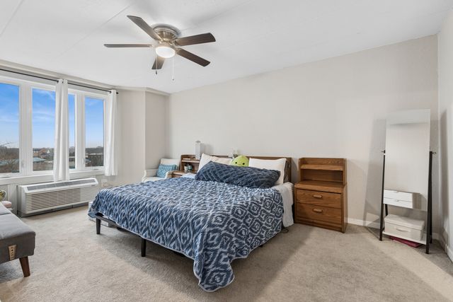 1 Renaissance Place 717, Palatine, IL 60067