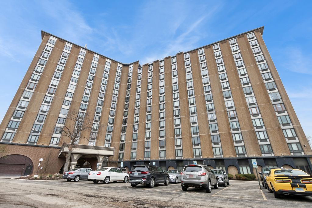 1 Renaissance Place 717, Palatine, IL 60067