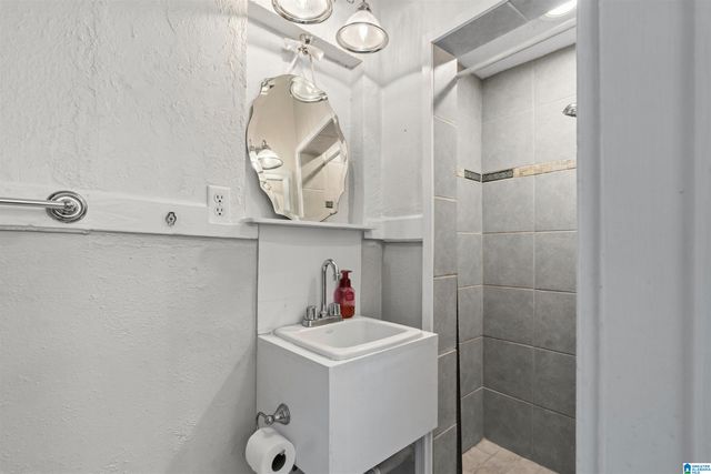 704 SOUTH STREET E, Talladega, AL 35160