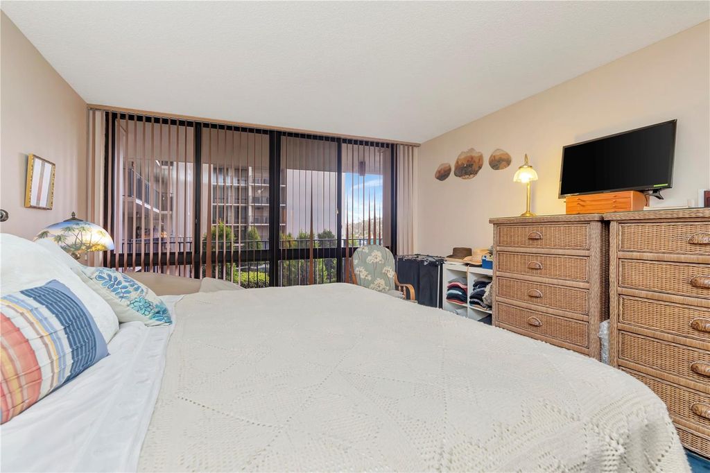 Image 19 of property listing at 3301 BAYSHORE BOULEVARD 302E, Tampa, FL 33629