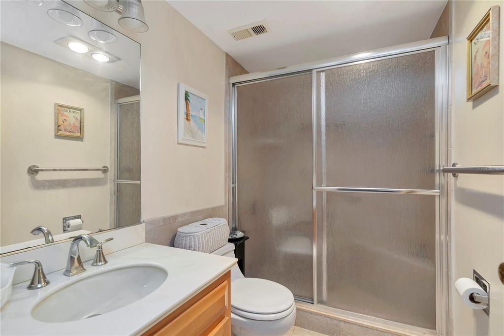 Image 23 of property listing at 3301 BAYSHORE BOULEVARD 302E, Tampa, FL 33629