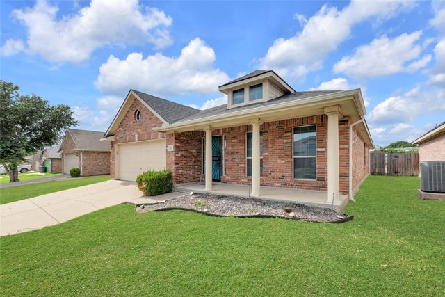 715 W Milton Drive, Arlington, TX 76001