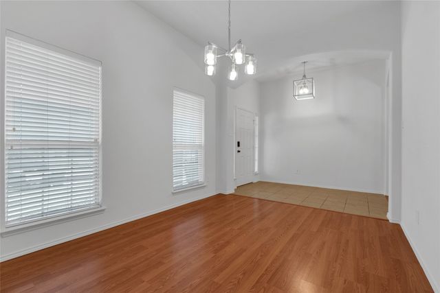 715 W Milton Drive, Arlington, TX 76001