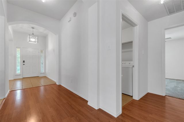 715 W Milton Drive, Arlington, TX 76001