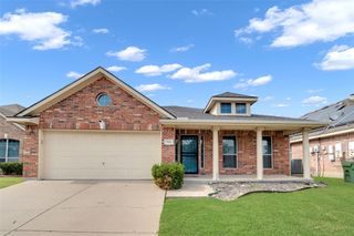 715 W Milton Drive, Arlington, TX 76001