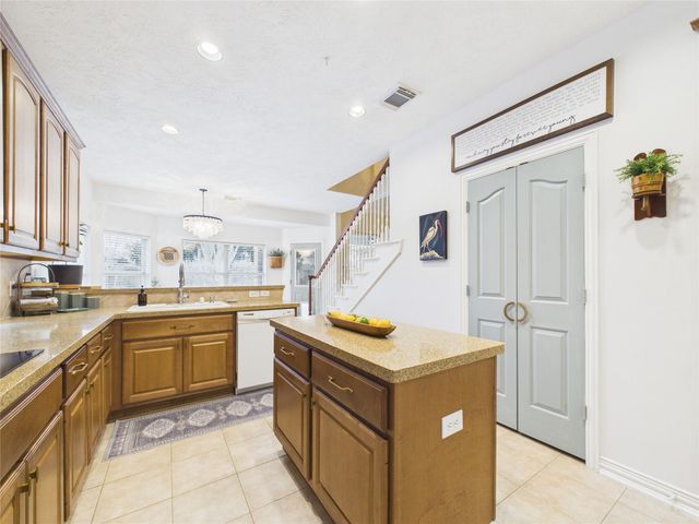 308 Shore Breeze Lane, League City, TX 77573