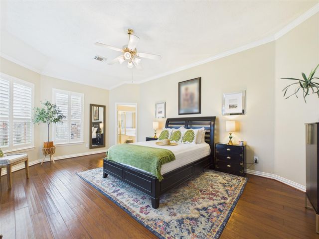 308 Shore Breeze Lane, League City, TX 77573