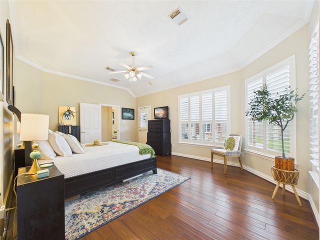 308 Shore Breeze Lane, League City, TX 77573