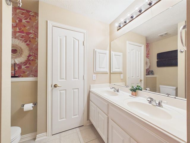 308 Shore Breeze Lane, League City, TX 77573