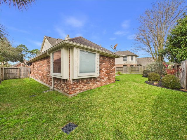 308 Shore Breeze Lane, League City, TX 77573