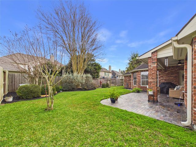 308 Shore Breeze Lane, League City, TX 77573