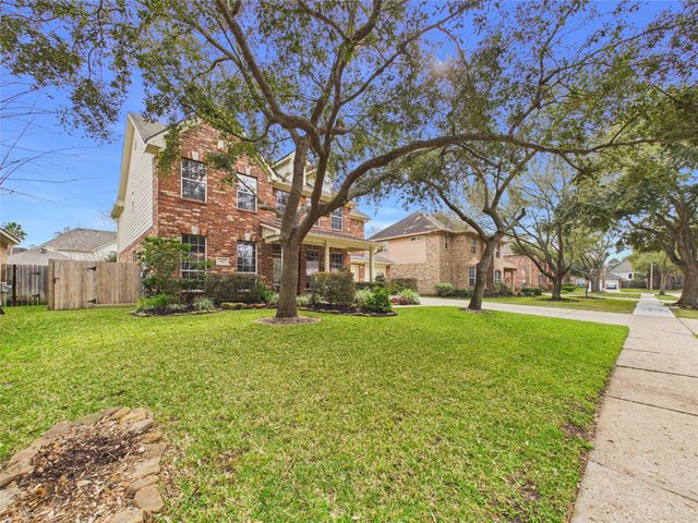 308 Shore Breeze Lane, League City, TX 77573