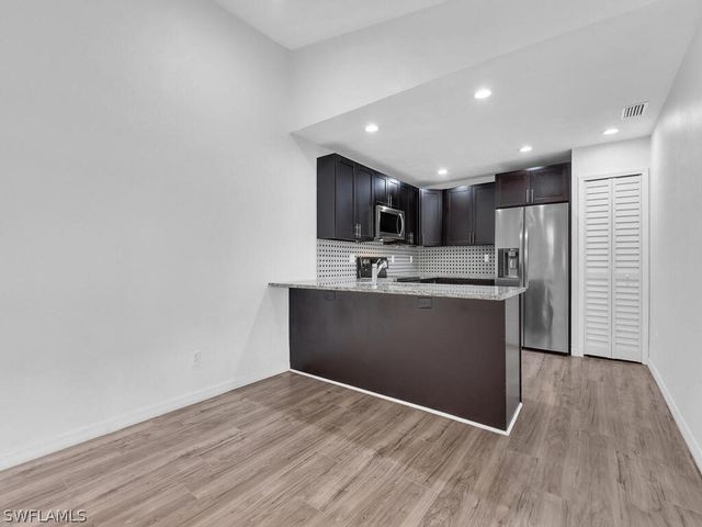 5620 Foxlake DR, North Fort Myers, FL 33917