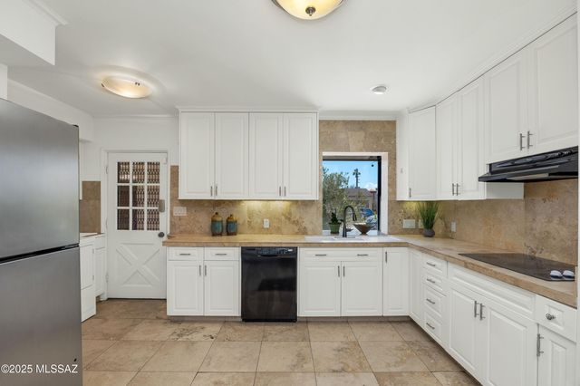 300 N Country Club Road, Tucson, AZ 85716