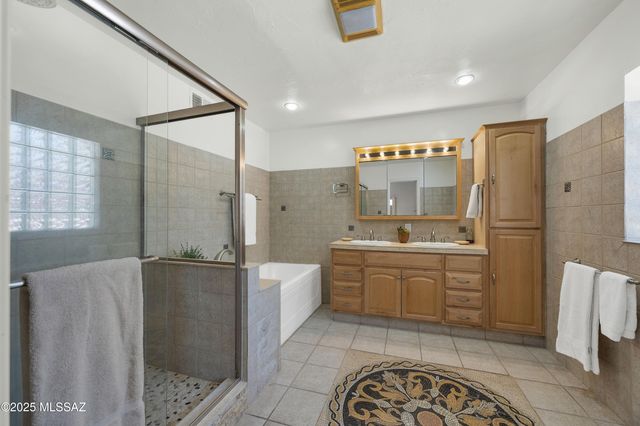 300 N Country Club Road, Tucson, AZ 85716