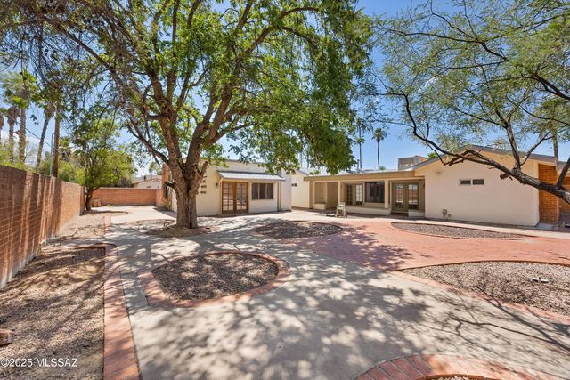 300 N Country Club Road, Tucson, AZ 85716