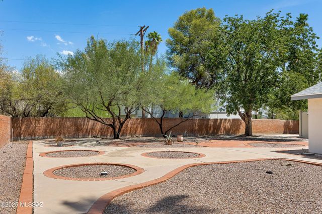 300 N Country Club Road, Tucson, AZ 85716
