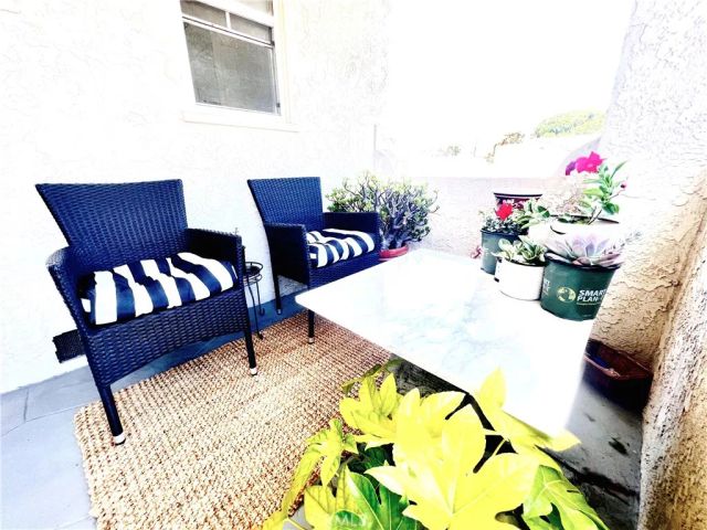 9101 La Salle, Los Angeles, CA 90047