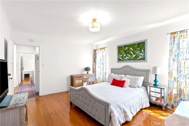 9101 La Salle, Los Angeles, CA 90047