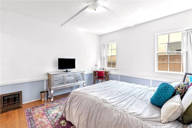 9101 La Salle, Los Angeles, CA 90047