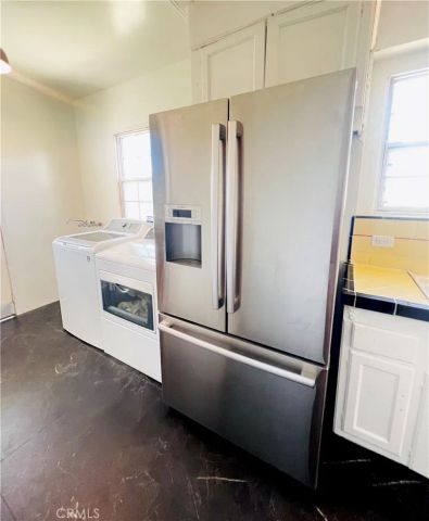 9101 La Salle, Los Angeles, CA 90047