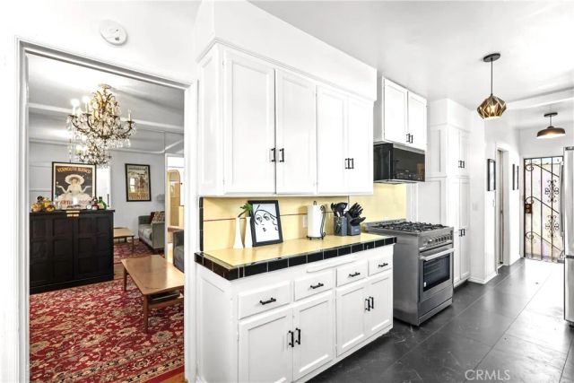 9101 La Salle, Los Angeles, CA 90047