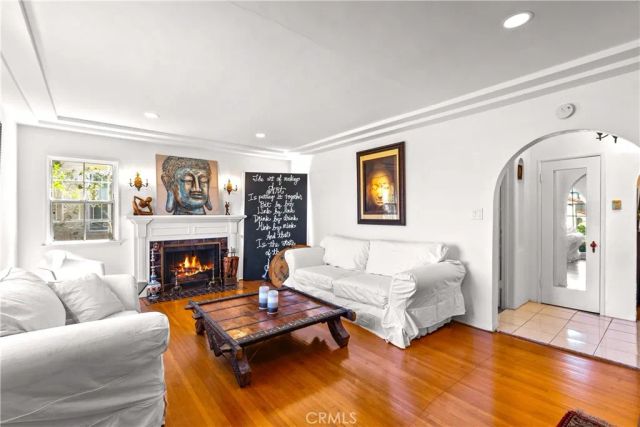 9101 La Salle, Los Angeles, CA 90047