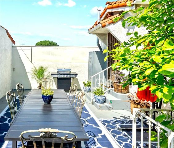 9101 La Salle, Los Angeles, CA 90047