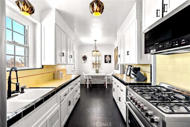 9101 La Salle, Los Angeles, CA 90047