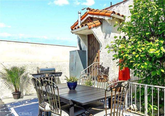 9101 La Salle, Los Angeles, CA 90047